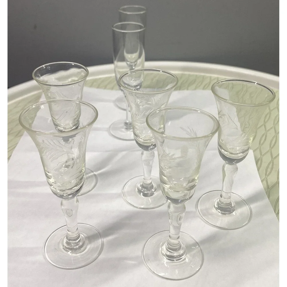 Set Of 5 Etched Elegant Berry Leaf Cordial Glasses&2 Plain Liqueur All Footed 4